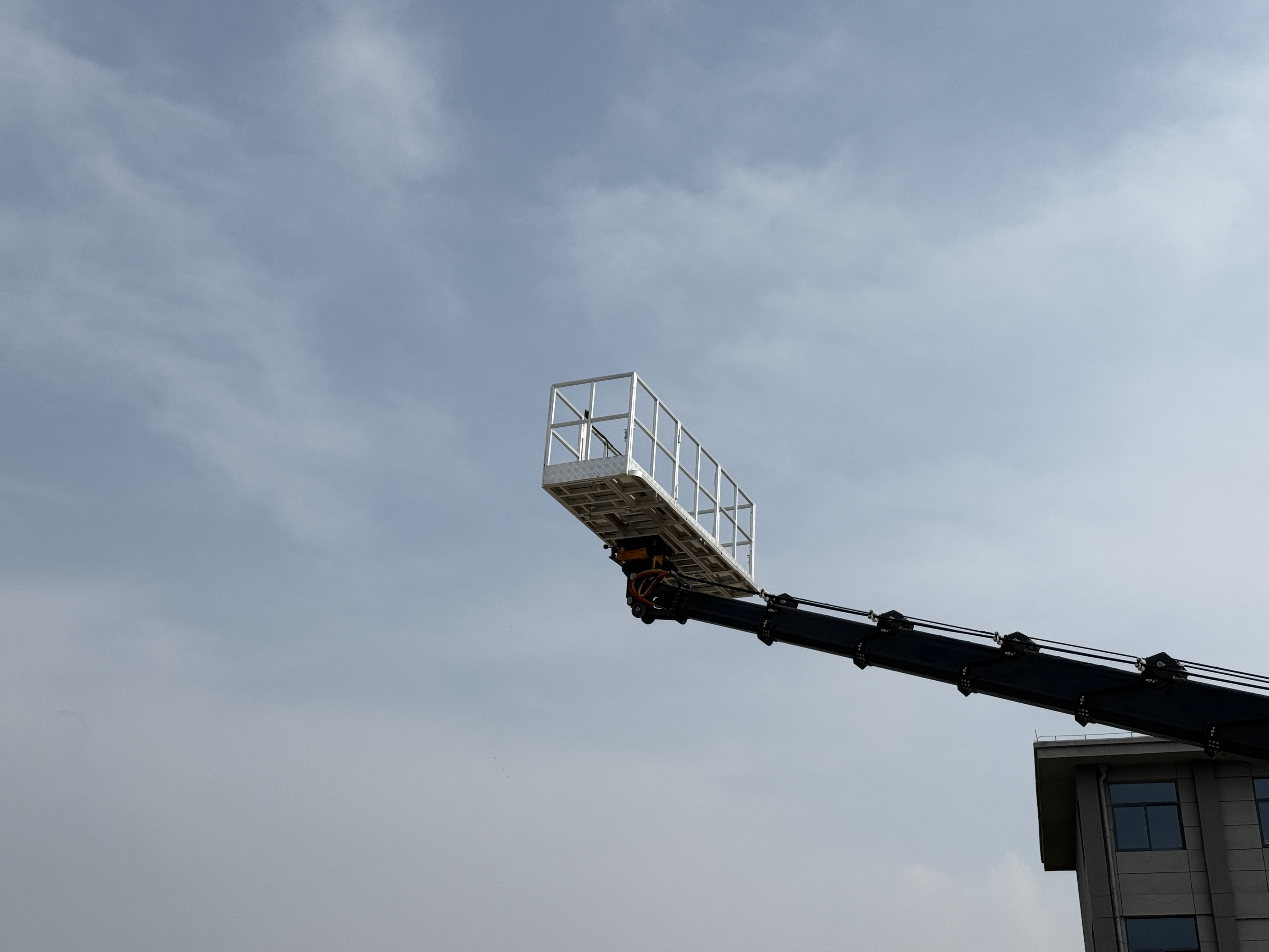 New Product Warm-up: Aerial Work Platform Is Ready To Be Released To Stun Your Eye
